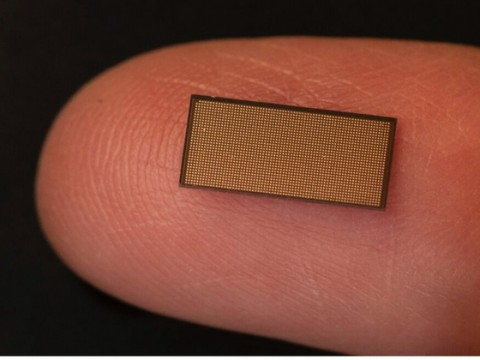 英特尔发新神经形态芯片，31mm²容纳100万人工神经元