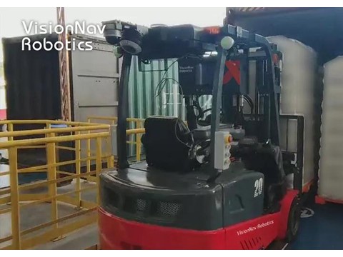 案例 | 国内首个厢式货车无人叉车装箱，未来机器人新突破!