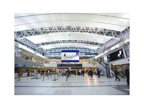 智慧机场新名片：华北工控平板电脑添彩行李自助托运机