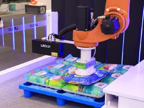 升级款3D视觉相机线下首发 灵西机器人为产业变革赋能蓄力