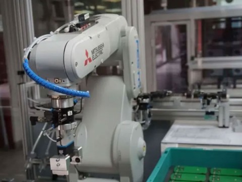 为什么CNC加工对机器人行业至关重要
