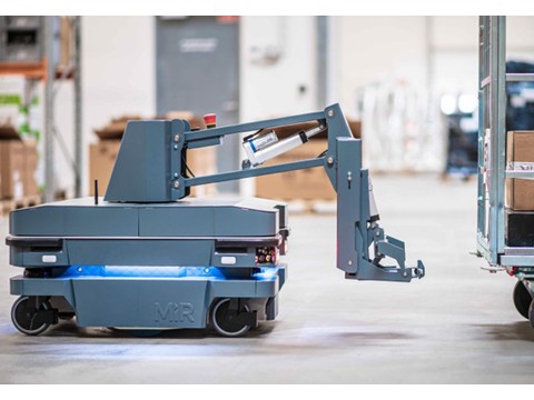 MiR自主移动机器人发布全新牵引产品MiR250 Hook