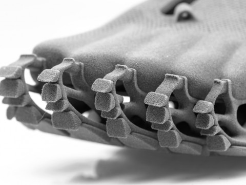 “尼斯湖水怪”同款鞋，德国设计师推出可定制的3D打印隐身运动鞋