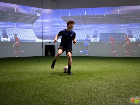 通过 Teledyne FLIR 机器视觉相机实现基于视觉的运动分析、足球训练和球员评估