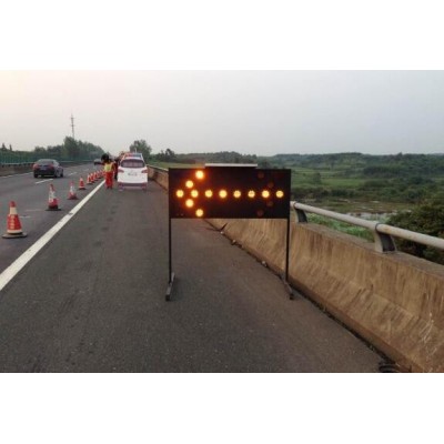 太阳能导向灯 双向太阳能导向牌交通设施厂家图3