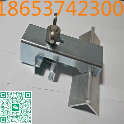固定防溢裙板镀锌蝶形/法兰螺母镀锌夹持器图1